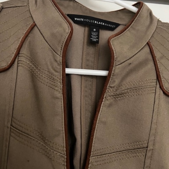 White House Black Market Cropped Military Jacket in Olive Green - Size 8 - Picture 2 of 3